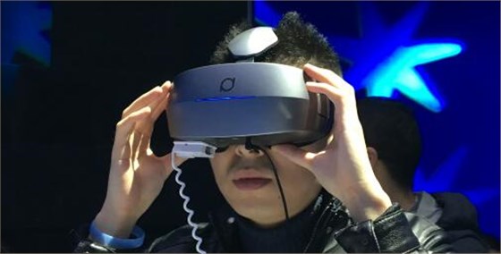 还记《头号玩家》里的VR么，它和石英晶振也有一段不解之缘